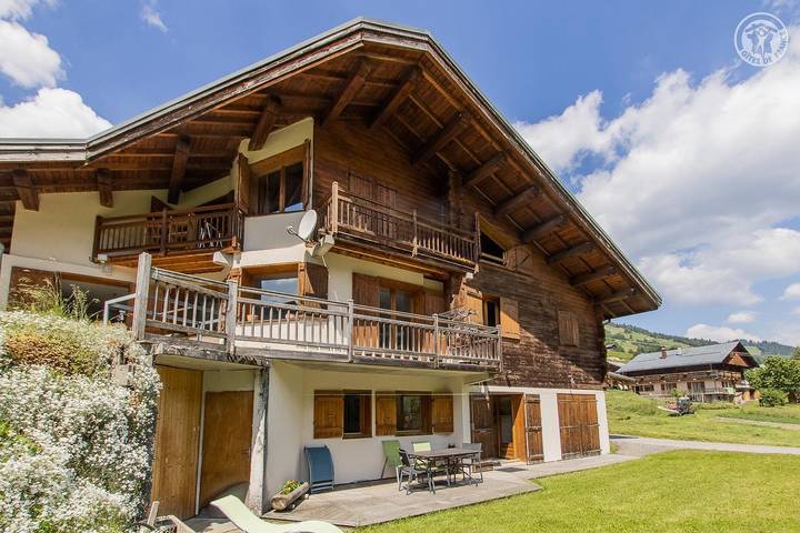 Gîte pour 4 personnes, avec Terrasse et Jardin dans Arêches