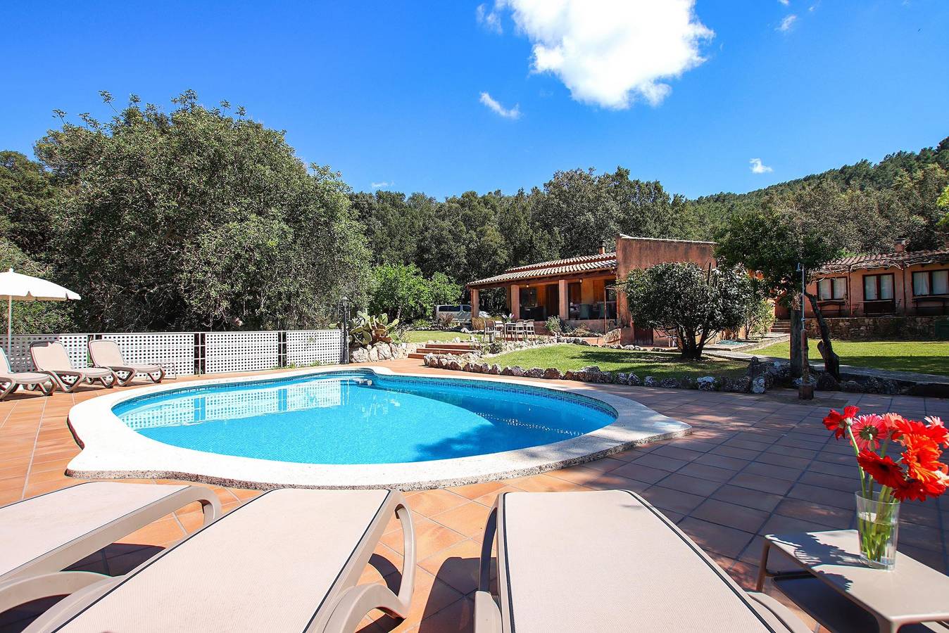 Country Home Casa Porqueres with Mountain View, Pool & Wi-Fi in Torrent de la Vall d'en Marc, Pollença