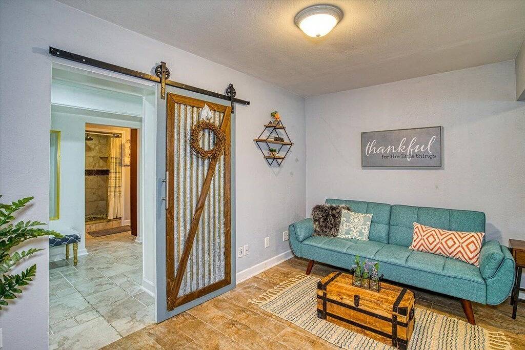 Cimarron Home: Heated Pool Oasis Near Indian Rocks Beach in Largo, Pinellas County