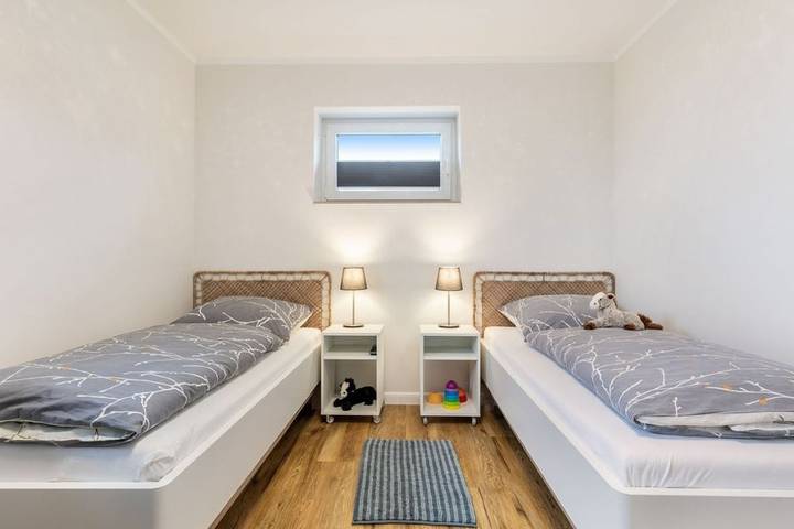 Bungalow für 5 Personen, mit Terrasse und Garten sowie Pool und Sauna auf Fehmarn - 4
