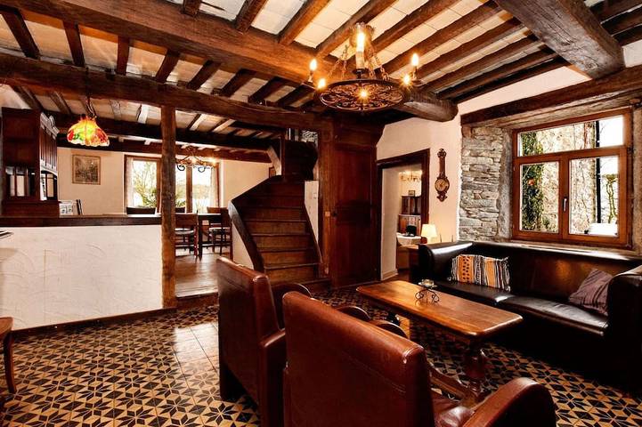 Gîte pour 9 personnes, avec jardin dans Erneuville