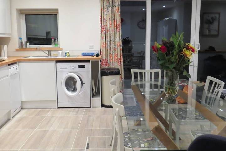 Holiday home for 5 people, with garden in Exeter