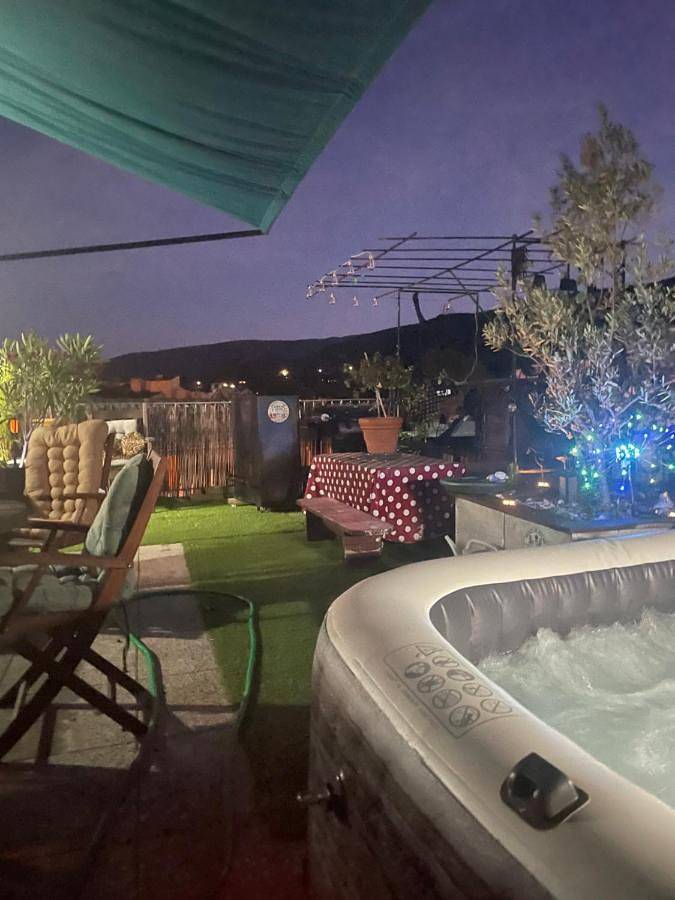 Apartamento de vacaciones para 5 personas, con vistas además de jardín y piscina, Se admiten mascotas - 1