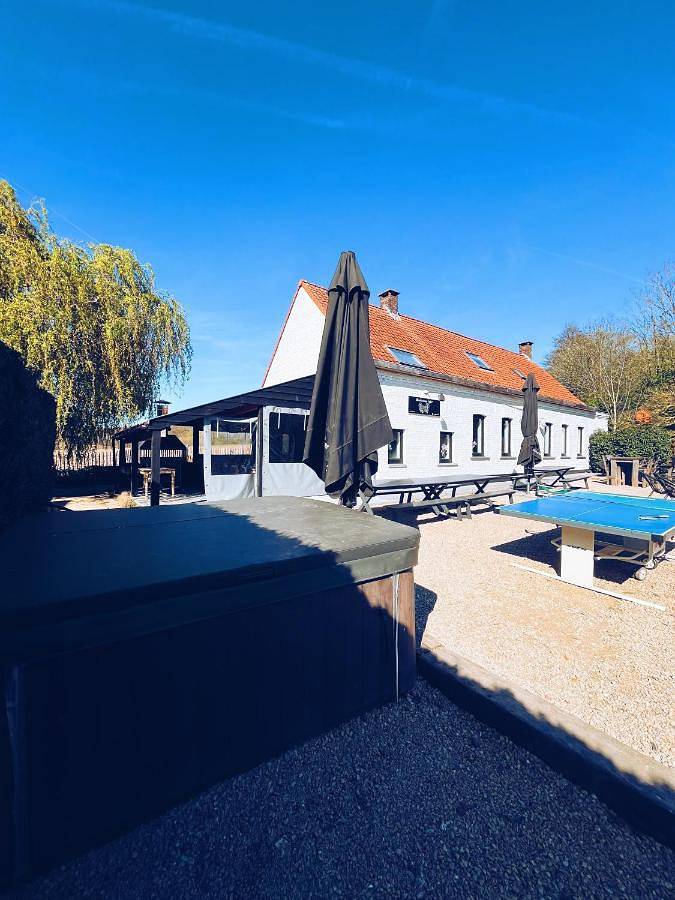 Six-Bedroom House in Renaix, Province de Flandre-Orientale