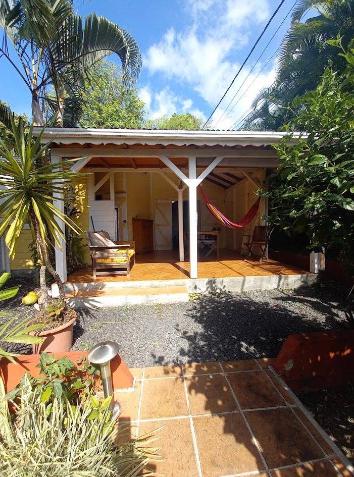 Bungalow pour 4 personnes, avec jardin ainsi que terrasse et piscine