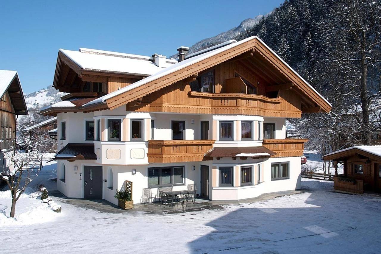 Geheel appartement, Two-Bedroom Apartment with Balcony (4 Adults) in Mayrhofen, Zillertaler Alpen