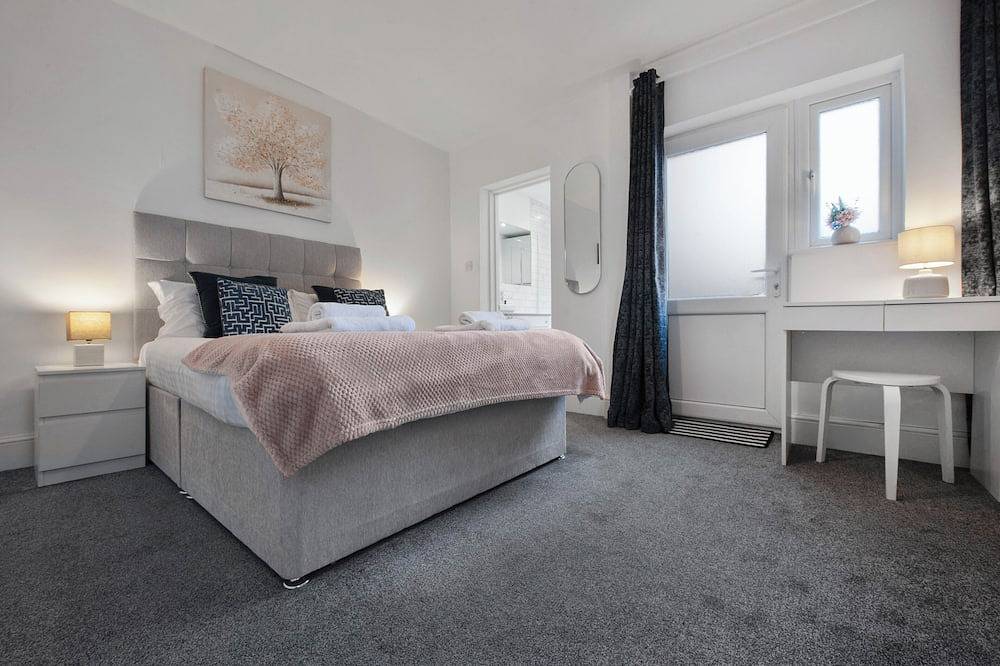 Entire apartment, Whiskawayhomes - St Stephens Court - Apartment 2 in Worcester, Worcestershire