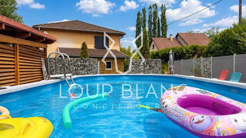Appartement de vacances pour 4 personnes, avec Jacuzzi et Terrasse ainsi que Jardin et Piscine