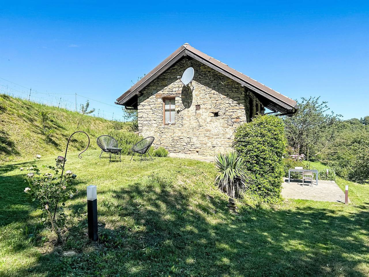 Piccola casa romantica in Mombarcaro, Langhe