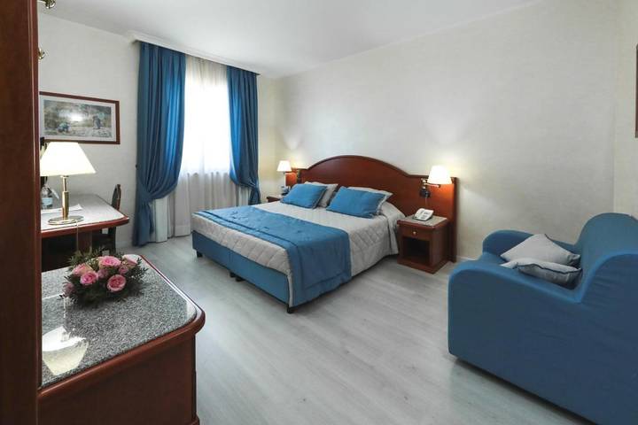 Hôtel pour 3 personnes, avec Jardin ainsi que Piscine et Vue dans Cassino