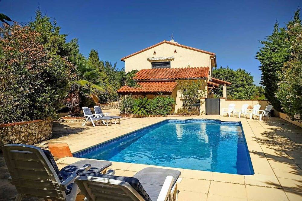 Appartement entier, Appartement au 1er étage d'une villa avec grande piscine privée in Laroque-des-Albères, Côte méditerranéenne (France)
