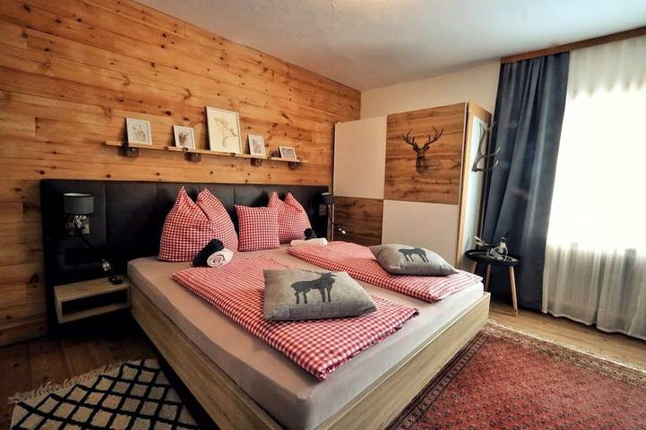 Familiy Room (1 double 2 extra beds) in Zederhaus, Ski Amadé