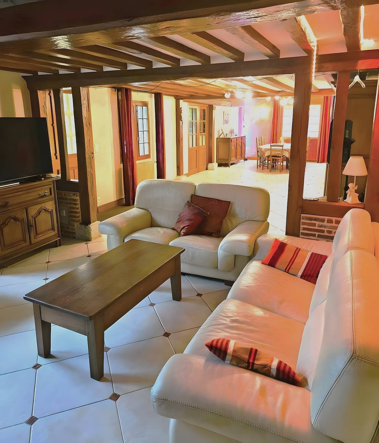 Holiday Home “Le Clos des Argillières” with Private Pool in Fourmetot, Bernay region