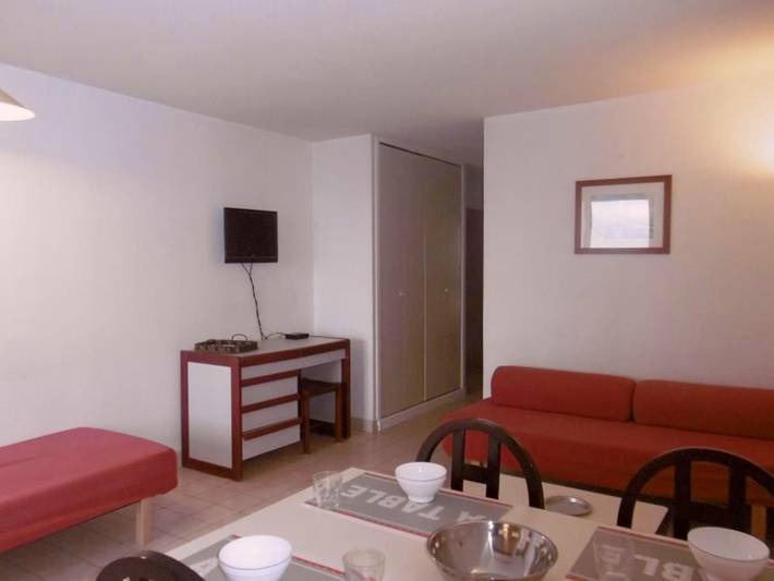 Gîte pour 4 personnes, avec piscine dans Plage Lazaret - 2