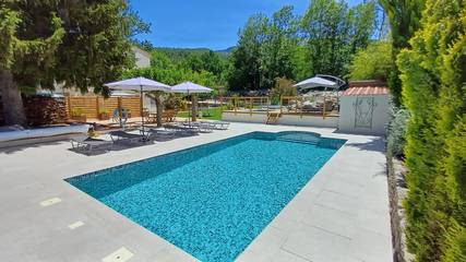 Gîte pour 10 personnes, avec jacuzzi et piscine ainsi que jardin et terrasse à Corneilla-de-Conflent
