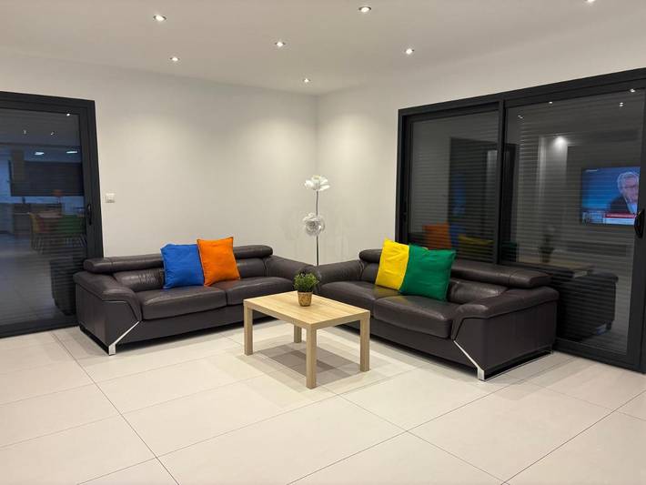 Location de vacances pour 7 personnes, avec jardin et terrasse à Aulnat - 4