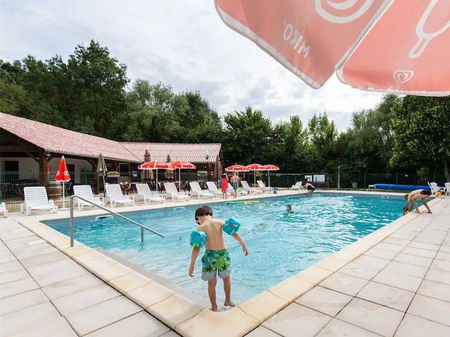 Camping La Vallée des Vignes - Mobilhome 4 personnes - Mobil-Home Confort Pmr 2 chambres in Concourson-sur-Layon, Vallée de la Loire