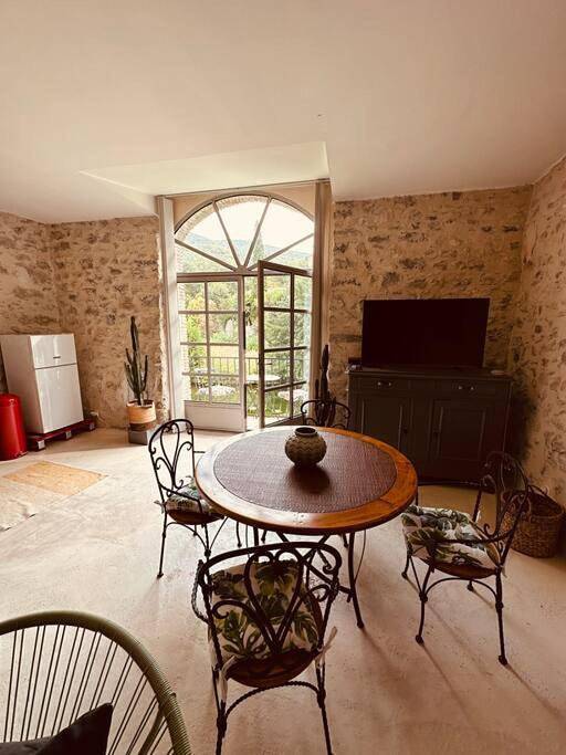 Loft la Traversière in Saint-Hippolyte-du-Fort, Parc national des Cévennes