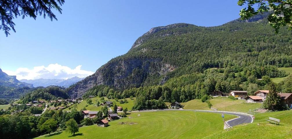 Ferienwohnung für 24 Personen, mit Terrasse und Garten sowie Ausblick in Innertkirchen