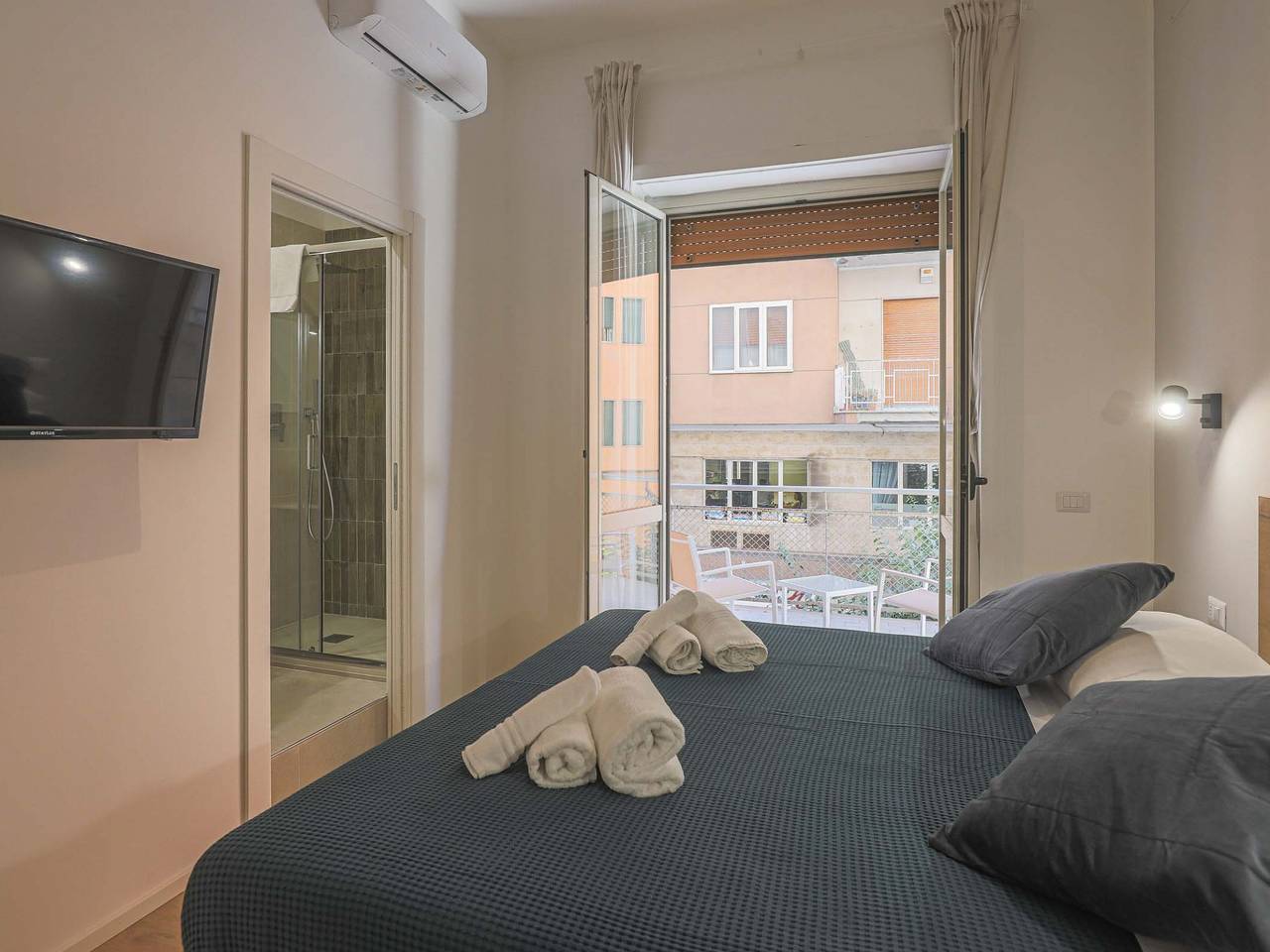 Charming room in the center of Salerno in Salerno, Costa tirrenica Campania