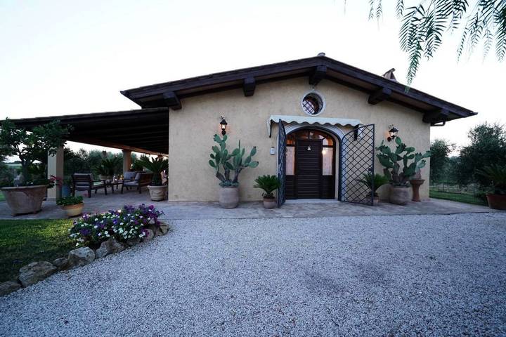 Bed and breakfast per 3 persone, con giardino e panorama - 1
