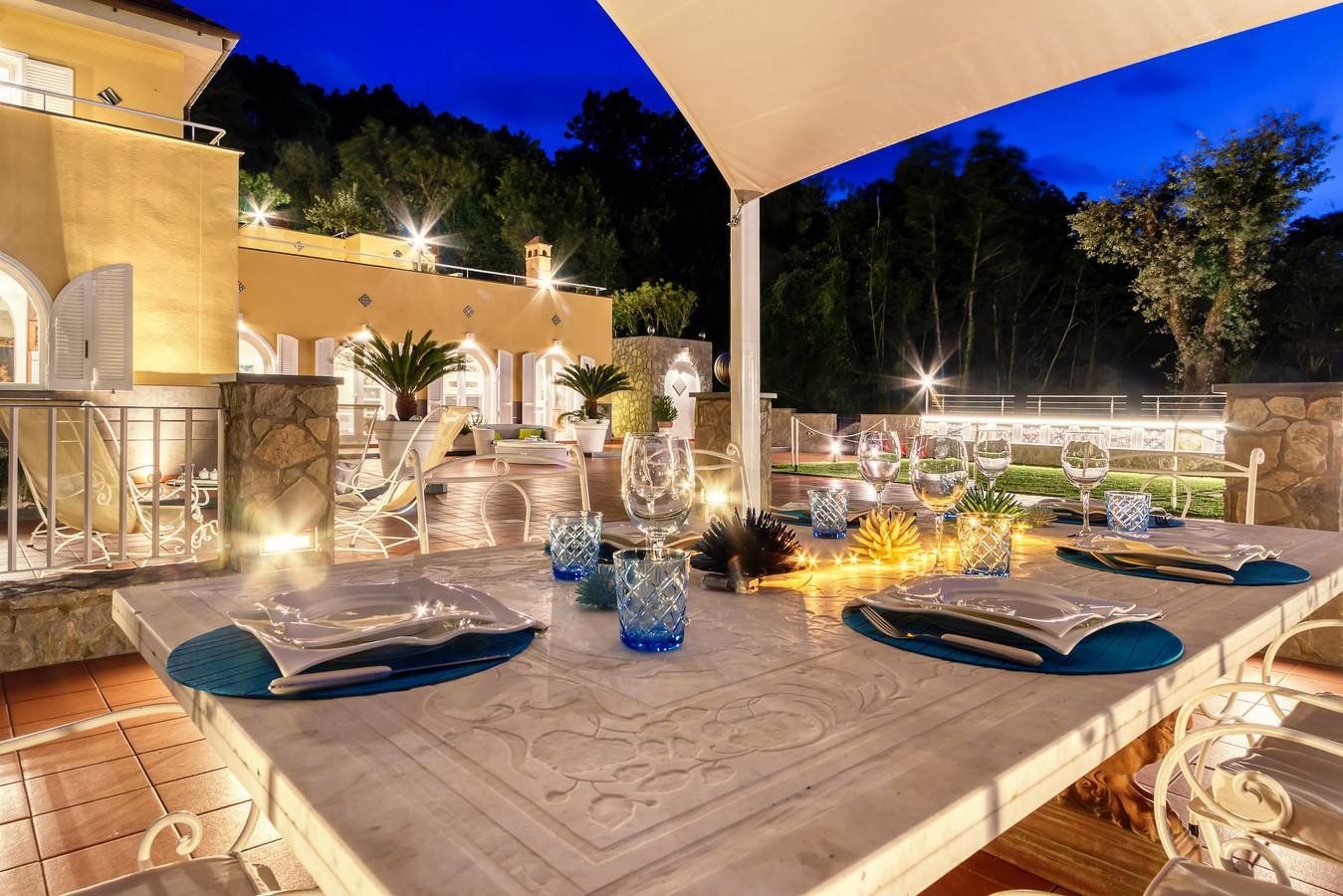 Amore Rentals -Villa Eva con Piscina, Spa, Terrazzi, Vista Mare, Parcheggio e Aria Condizionata in Sorrento, Napoli e dintorni