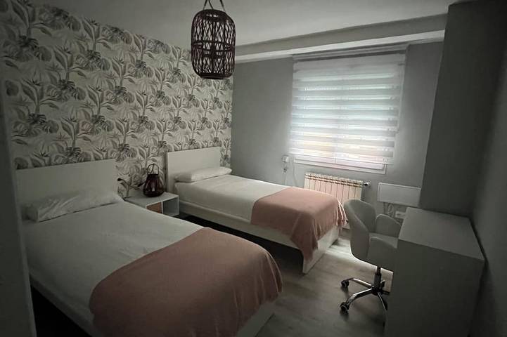Entire apartment, Apartment in the Arena neighborhood of Gijón, near San Lorenzo Beach. in Gijón, Costa Verde (Spain)