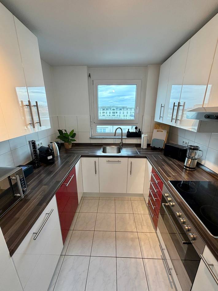 Appartement entier, Grand appartement en ville, balcon, 3 chambres, 1 parking, gare principale in Böblingen, Landkreis Böblingen