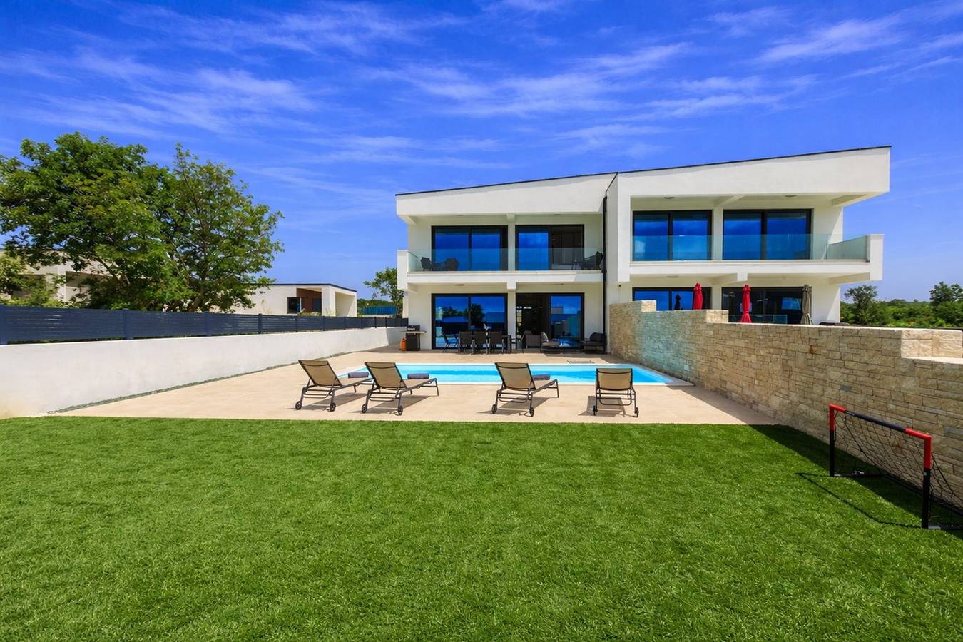 Villa Melia - eine gemütliche Villa mit 4 Schlafzimmern und privatem Pool in Kanfanar, Zentralistrien