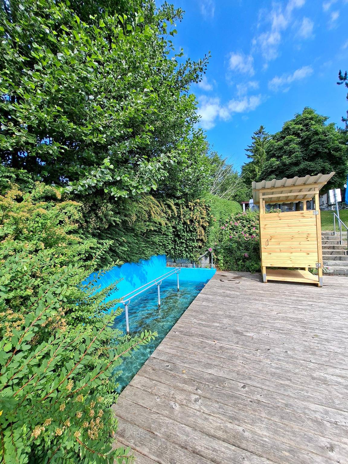Haus Ruhland - Gemütliche Ferienwohnung mit Terrasse und Pool in Tiefenbach, Ostbayern