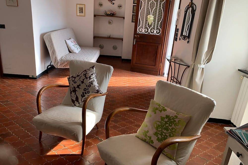 Apartamento entero, S. Margherita L, relajarse Vista General aparcamiento, para familias, ok para el mar y trekking in San Lorenzo della Costa, Santa Margherita Ligure