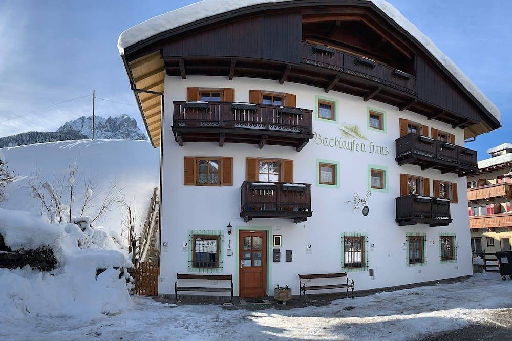 Entire apartment, Bachlaufen Haus – Spacious 2+2 Apartment (50 sqm) in Sexten, South Tyrol
