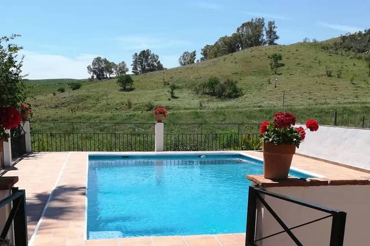 Casa rural para 30 personas, con terraza y jardín - 1