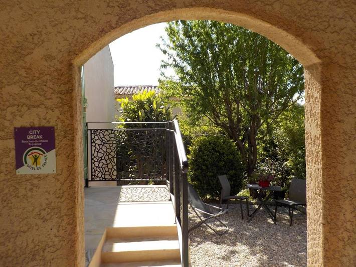 Location de vacances pour 2 personnes, avec vue et jardin à Sausset-les-Pins - 3