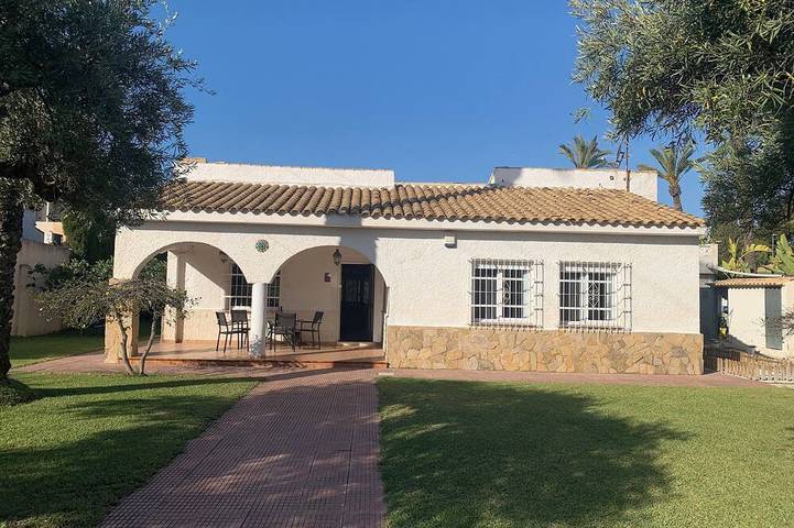 Casa rural para 6 personas, con jardín y terraza en Campello