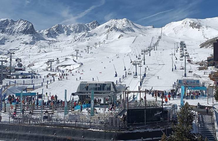 Location de vacances pour 6 personnes, avec Vue à Pas de la Case