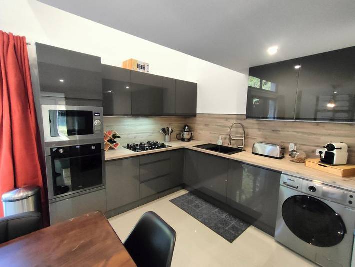 Location de vacances pour 6 personnes, avec piscine ainsi que vue et jardin, adapté aux familles à Camélas - 4