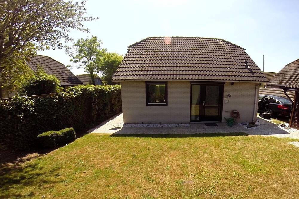 Ruhig gelegenes freistehendes Ferienhaus,direkt am Grevelingenmeer in Herkingen, Goeree-Overflakkee