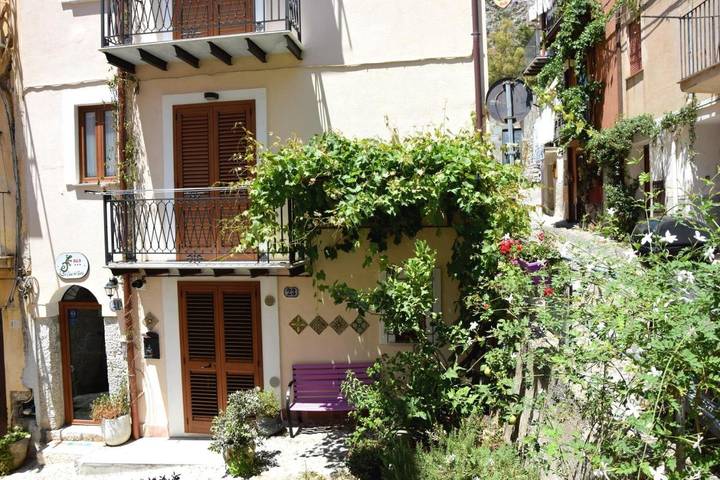 B&B für 2 Personen, mit Ausblick und Balkon in Cefalù