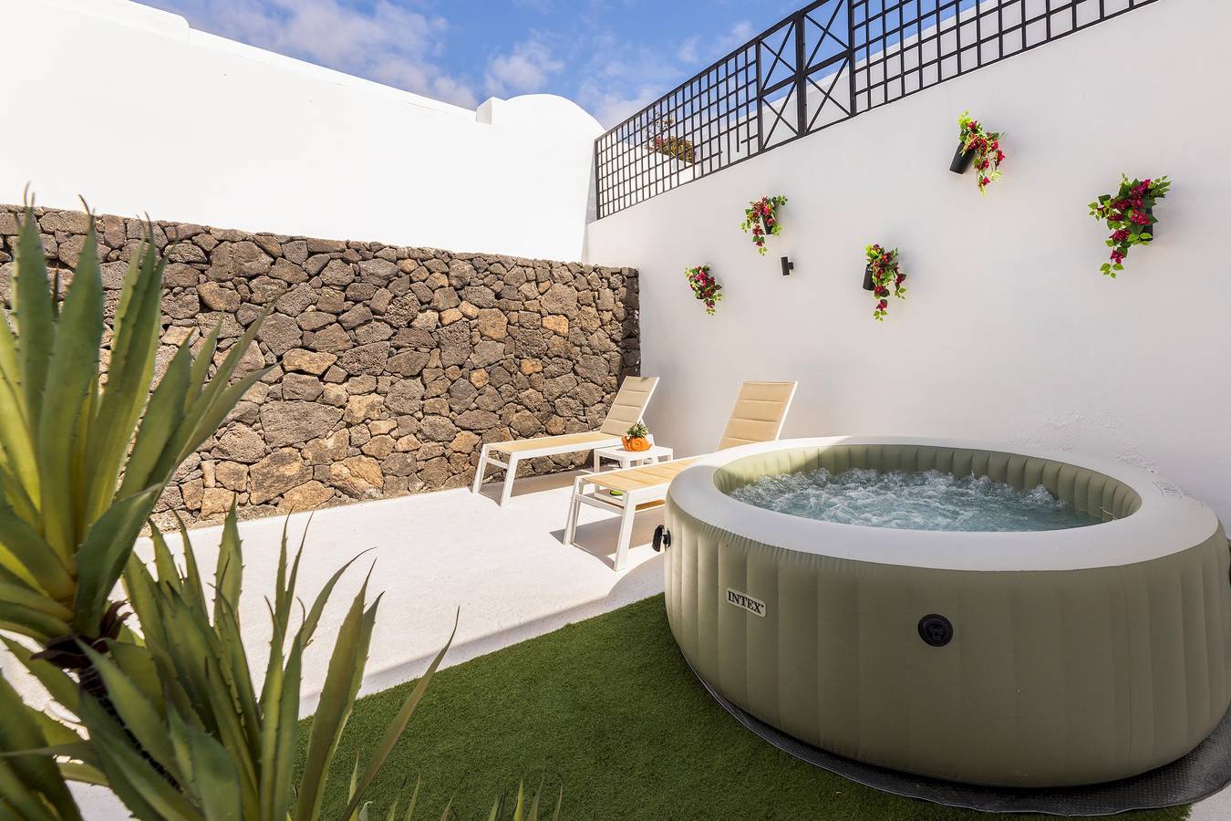 Home2Book Elegant Villa with Jacuzzi Costa Teguise in Costa Teguise, Teguise