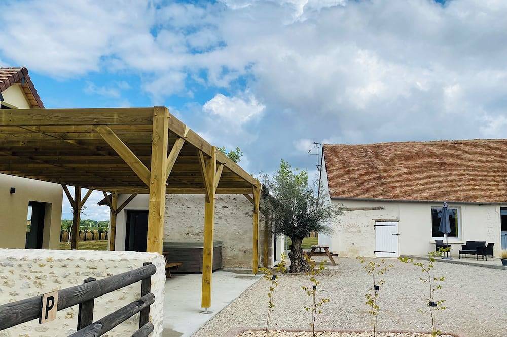 ❤️ Domaine de réception avec couchages & jacuzzi - 2H de Paris -gîtedupetit tenu in Nouans, Sarthe