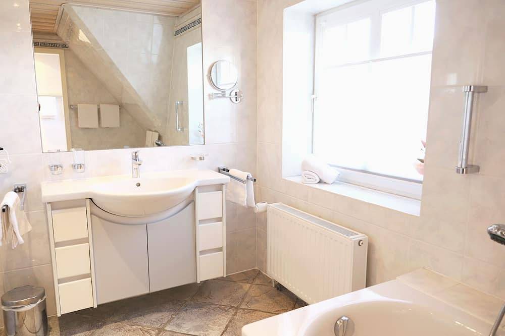 Ganze Wohnung, Großzügige 2-Zimmer-Ferienwohnung in Westerland mit Balkon und Parkplatz in Westerland, Sylt (Gemeinde)