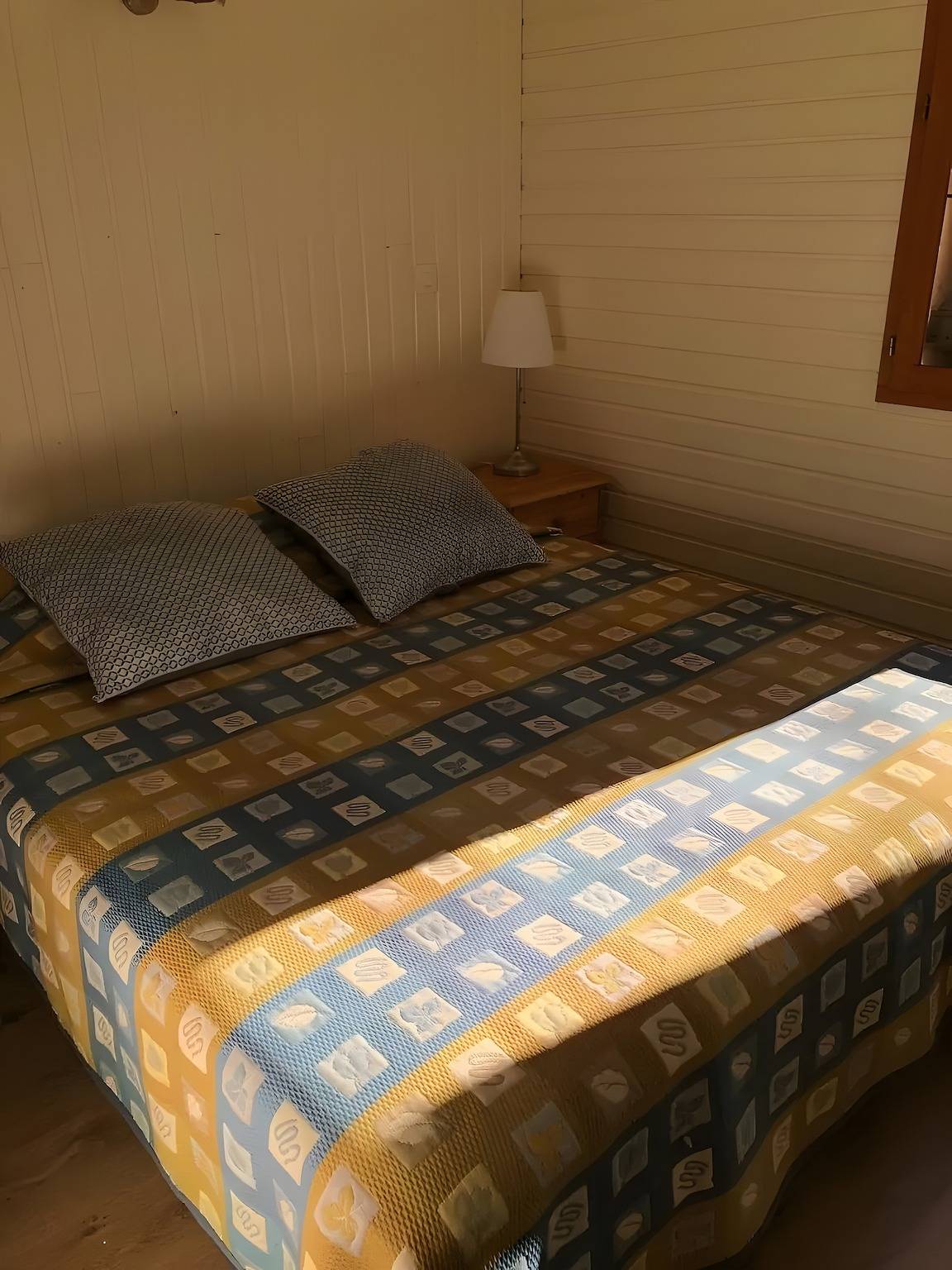 Chalet "Comfort Shared Pool" with Pool, Shared Terrace, and Wi-Fi in Les Vans, Cevennerne
