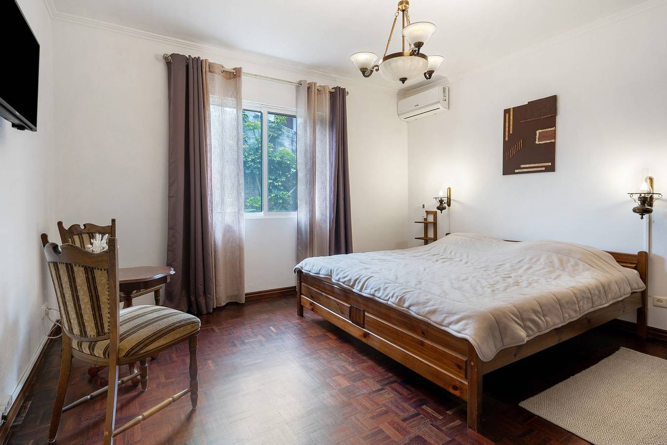 Chambre « Quarto Bela Noite » avec terrasse partagée, Wi-Fi et climatisation in São Miguel Island, Cabouco