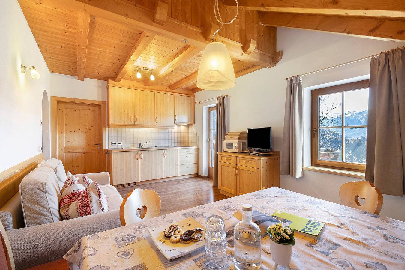 Appartamento intero, Appartamento 'Pütia' con Vista Montagna, Terrazza in Comune e Wi-Fi in La Valle, Dolomiti Superski