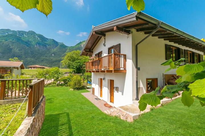 Ferienhaus für 5 Personen, mit Balkon und Terrasse sowie Kinderpool und Seeblick in Tenno - 2