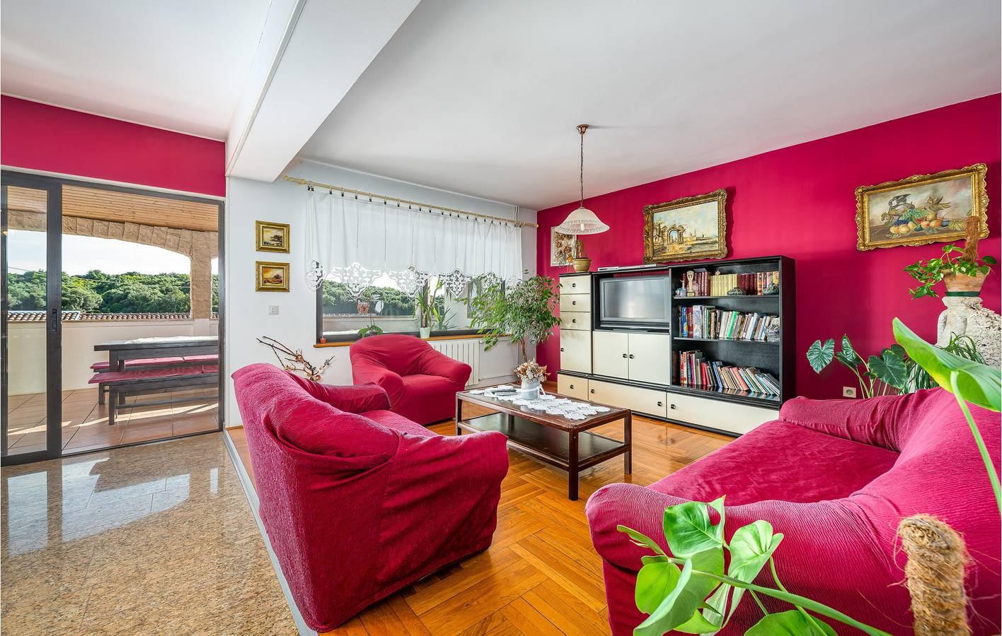 Ganze Ferienwohnung, Gemütliche Unterkunft am Meer mit Terrasse und Aussicht – 2 km vom Strand entfernt in Vrsar, Općina Vrsar