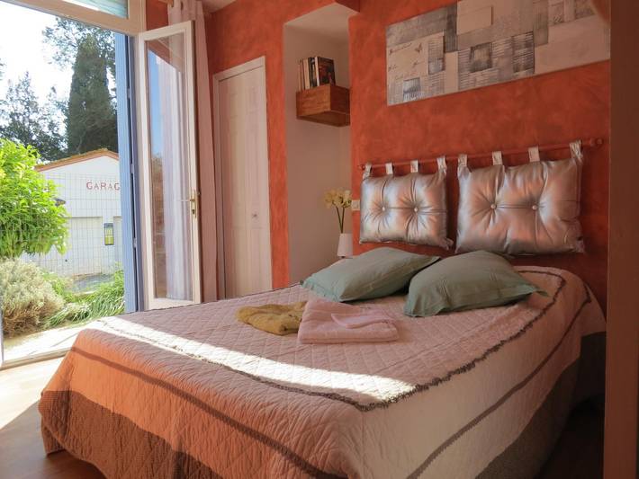Gîte pour 5 personnes, avec piscine et sauna ainsi que jacuzzi et jardin à Laure-Minervois