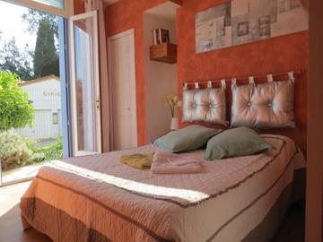 Gîte pour 5 personnes, avec jardin et piscine ainsi que sauna et jacuzzi à Laure-Minervois
