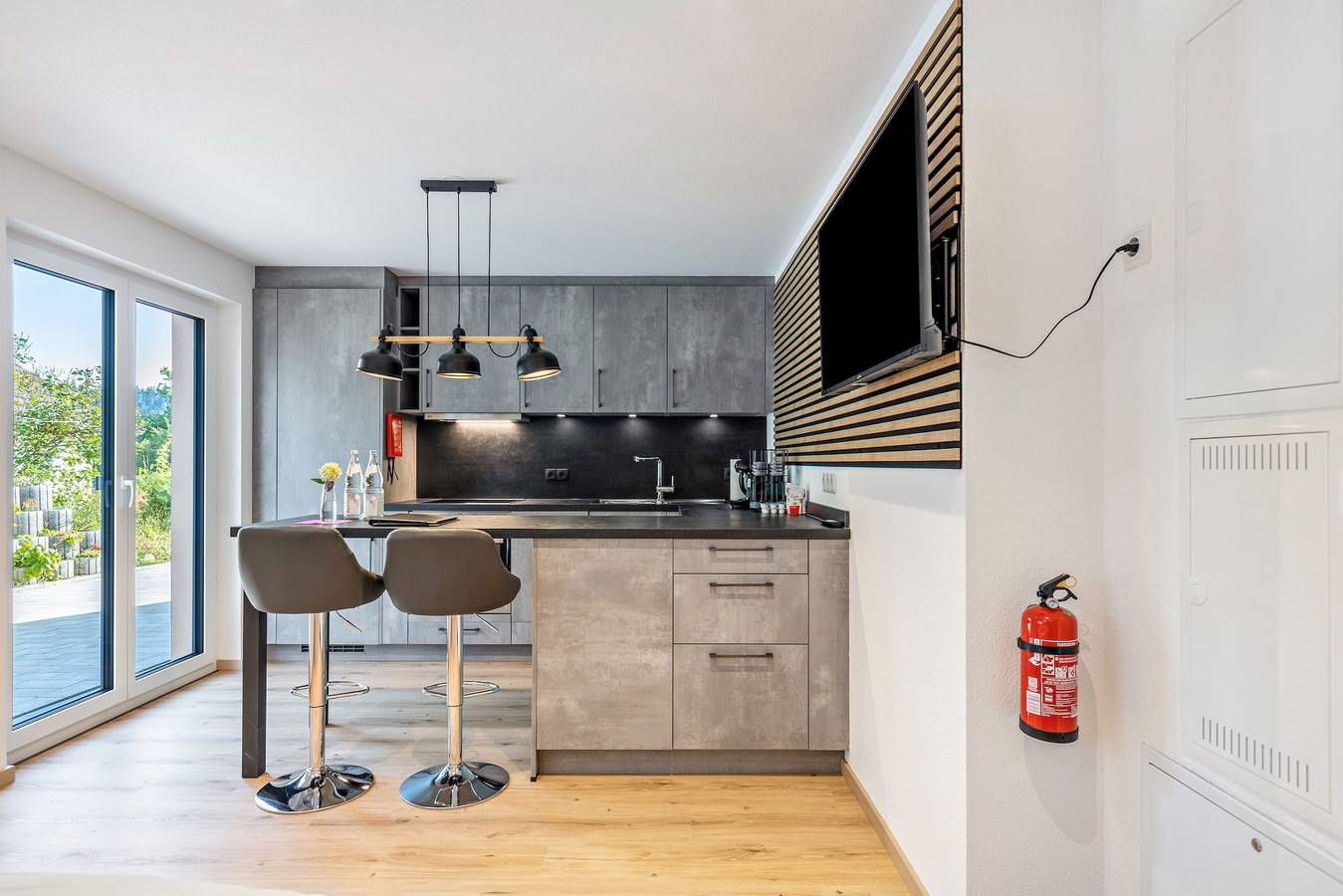 Ganze Wohnung, Moderne, ruhige Studio-Oase - mit Terrasse, Blick ins Grüne und Konus-Karte in Donaueschingen, Mittlerer Schwarzwald